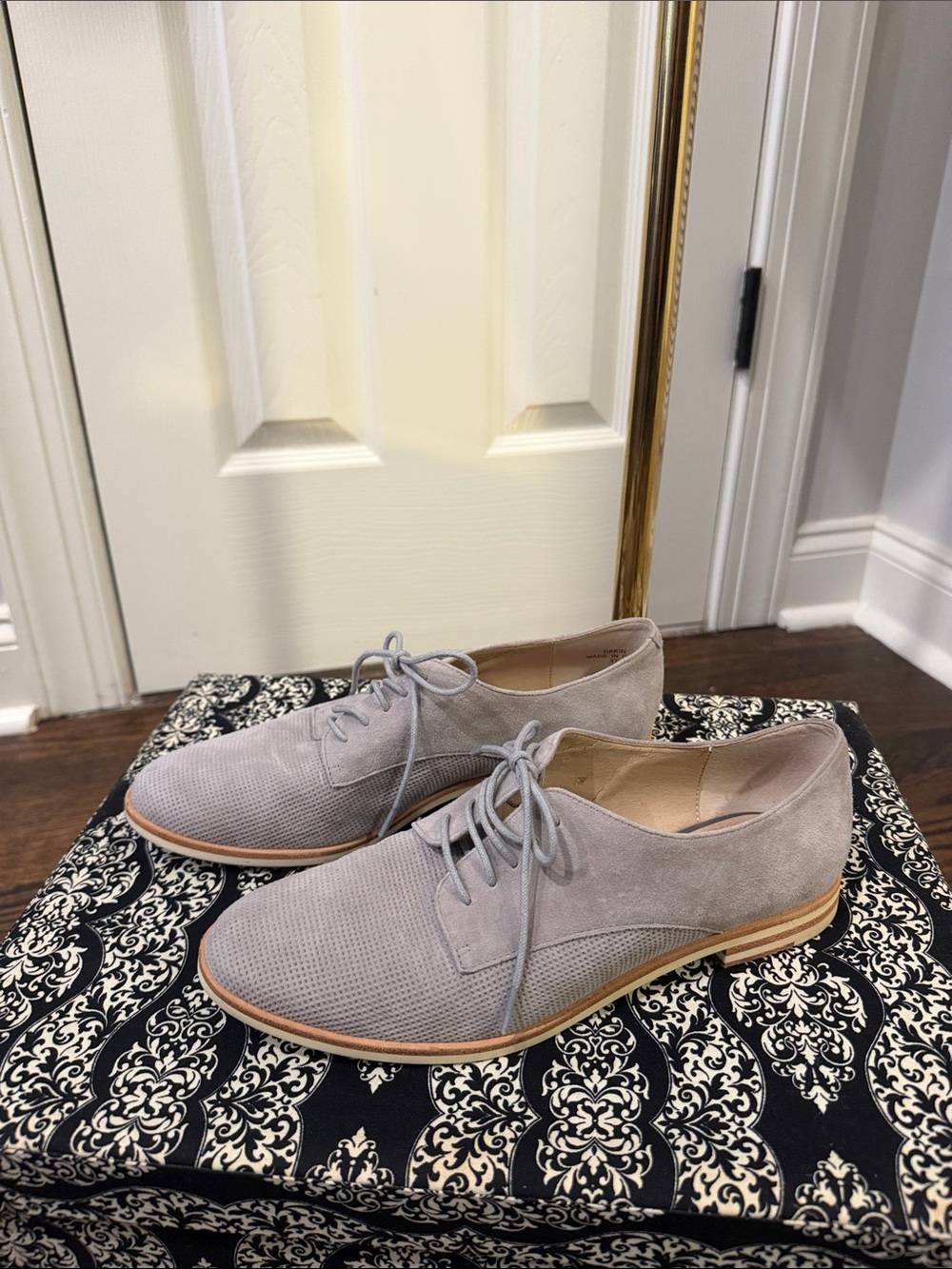 Vtg French Connection Gray Perforated Suede Lace-Up Flats